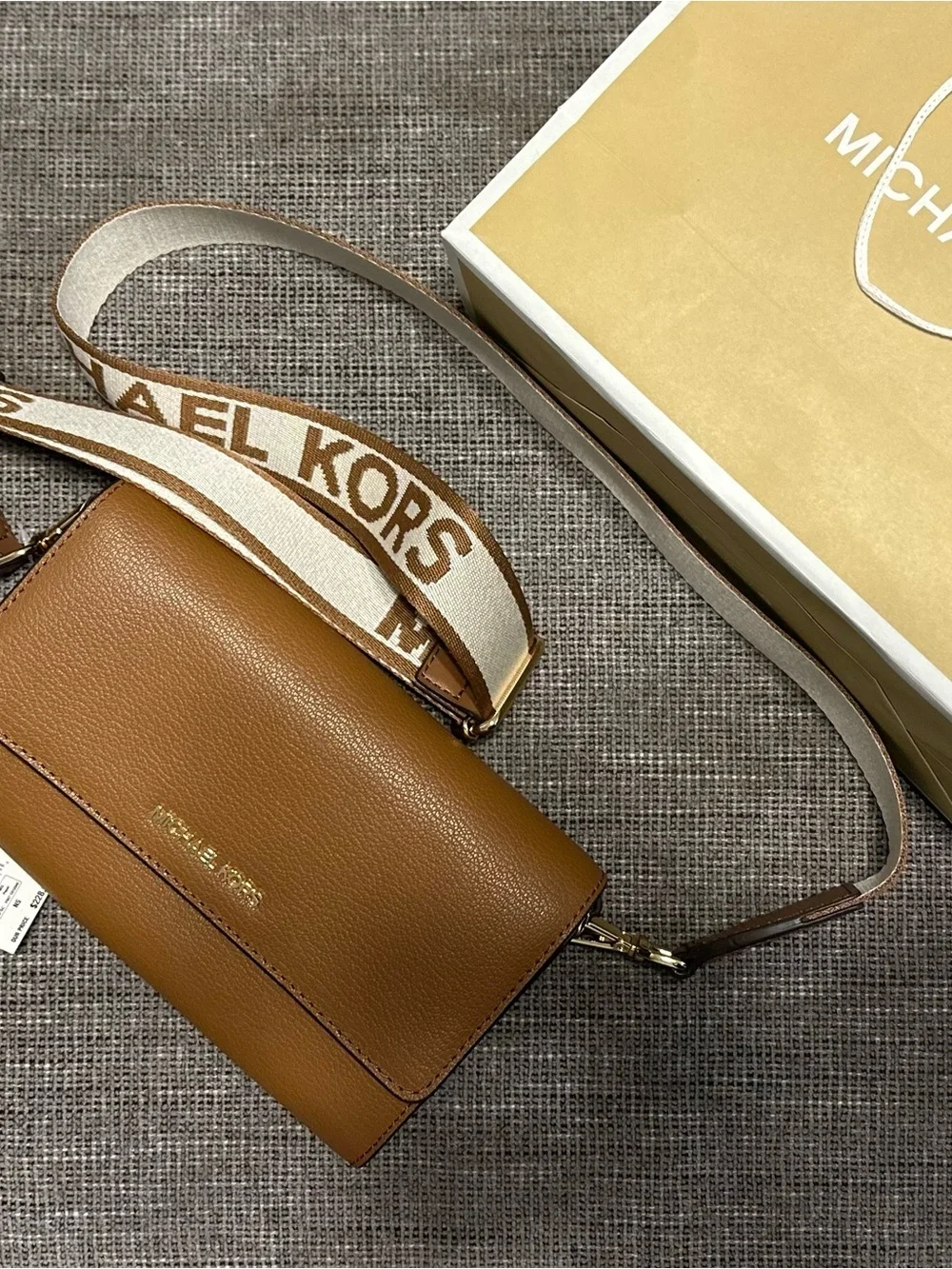 Michael Kors camel pebbled